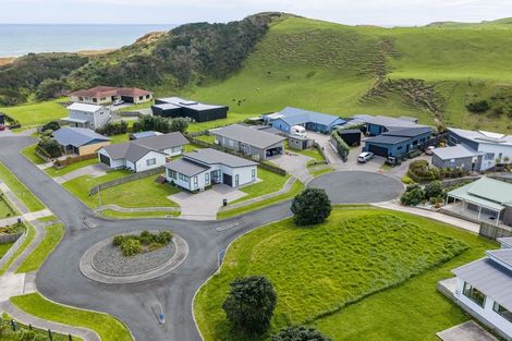 Photo of property in 38 Sunset Drive, Baylys Beach, 0377