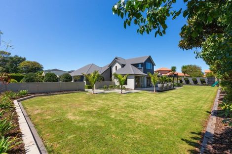Photo of property in 5-7 Adam Lile Drive, Highlands Park, New Plymouth, 4312