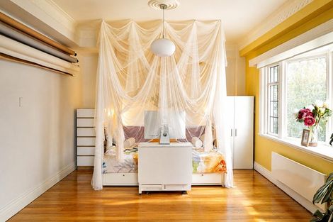 Photo of property in Sunhaven Flats, 262 Oriental Parade, Oriental Bay, Wellington, 6011