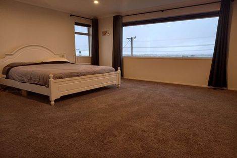 Photo of property in 82 Queens Road, Glen Avon, New Plymouth, 4312