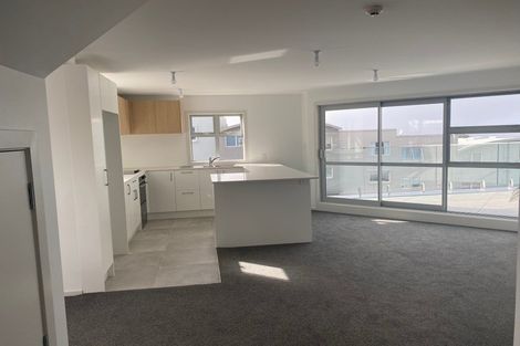 Photo of property in 8/270 Onewa Road, Birkenhead, Auckland, 0626