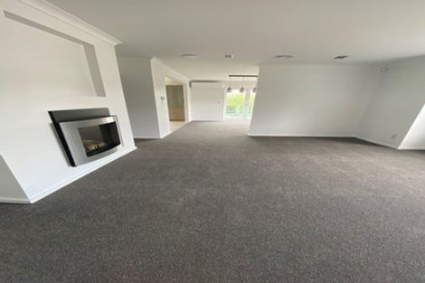 Photo of property in 26 West Lynn Road, Titirangi, Auckland, 0604