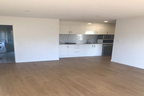 Photo of property in 24 Para Close, Fairview Heights, Auckland, 0632