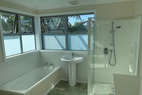 Photo of property in 7 Randwick Road, Northland, Wellington, 6012