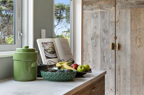 Photo of property in 236 Kiwitahi Road, Helensville, 0875