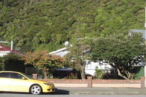 Photo of property in 69 Oroua Street, Eastbourne, Lower Hutt, 5013