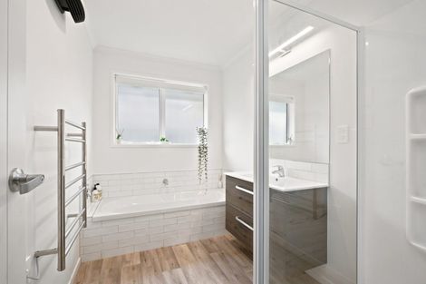 Photo of property in 11 Bob Carter Place, Welcome Bay, Tauranga, 3175