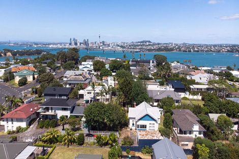 Photo of property in 72 Hinemoa Street, Birkenhead, Auckland, 0626