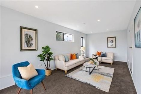 Photo of property in 1/48 Barbados Drive, Unsworth Heights, Auckland, 0632