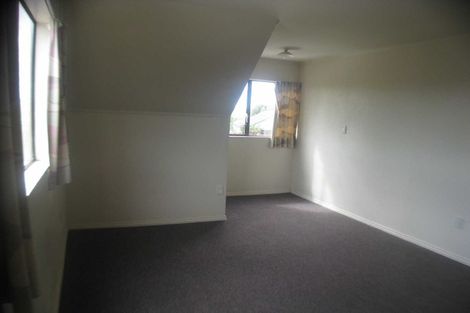 Photo of property in 18 Willowstream Grove, Cloverlea, Palmerston North, 4412