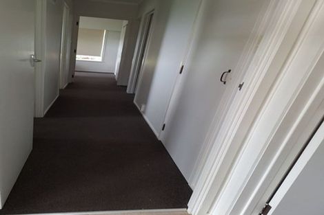 Photo of property in 2 Anne Road, Hillcrest, Auckland, 0627