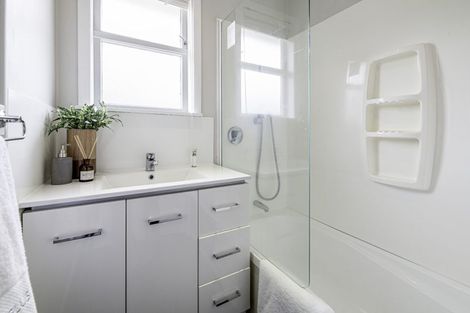 Photo of property in 123 Wharf Road, Te Atatu Peninsula, Auckland, 0610