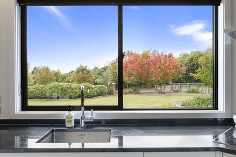 Photo of property in 35 Stonebrook Lane, Kelvin Grove, Palmerston North, 4470