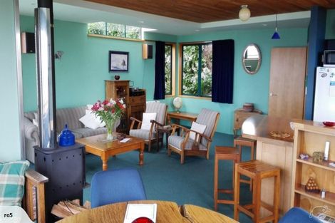 Photo of property in 166 The Esplanade, Houghton Bay, Wellington, 6023