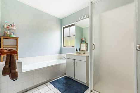 Photo of property in 72 Garton Drive, Massey, Auckland, 0614