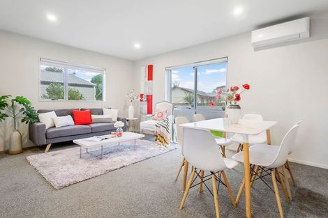 Photo of property in 2/1 Clarice Place, Takanini, 2112