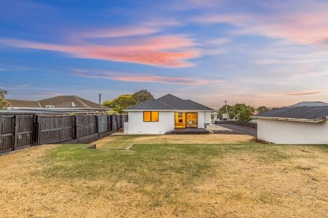 Photo of property in 35 Cuffs Road, Wainoni, Christchurch, 8061