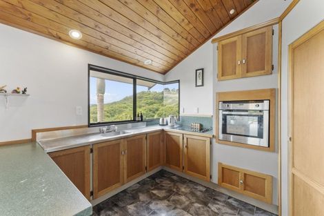 Photo of property in 37 Dingadee Street, Welcome Bay, Tauranga, 3112