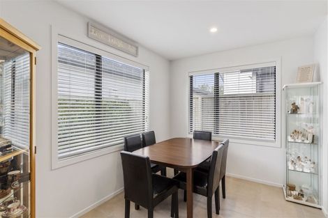 Photo of property in 5 Castlepoint Avenue, Takanini, 2110