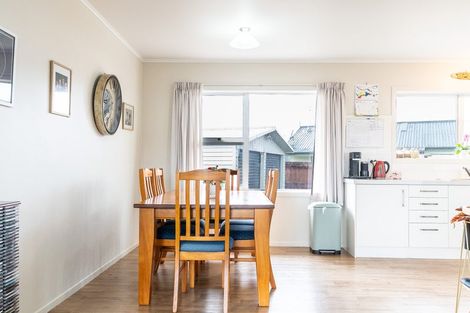 Photo of property in 15 Poaka Avenue, Dinsdale, Hamilton, 3204