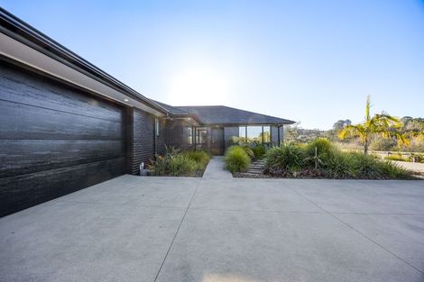 Photo of property in 5 Laguna Place, Matakatia, Whangaparaoa, 0930