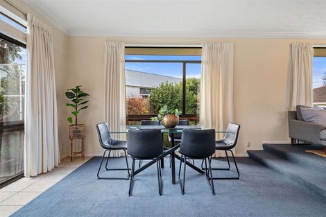 Photo of property in 22 Camberwell Place, Avonhead, Christchurch, 8042