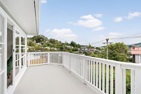 Photo of property in 5 Omega Street, Newlands, Wellington, 6037