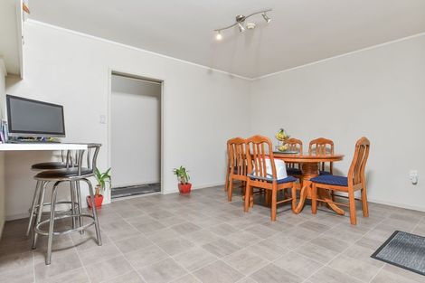 Photo of property in 10 Glenbervie Crescent, Massey, Auckland, 0614