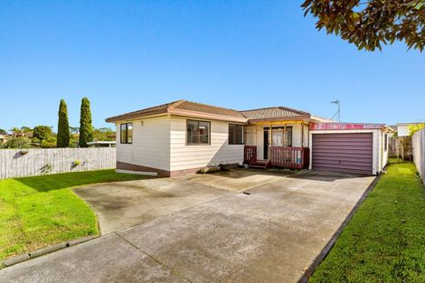 Photo of property in 2/10 Silver Road, Weymouth, Auckland, 2103