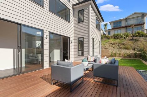 Photo of property in 32 Bounty Road, Long Bay, Auckland, 0630
