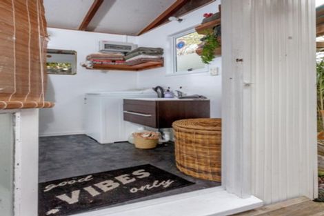 Photo of property in 10 Widdison Place, Whangamata, 3691