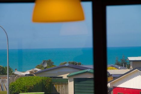 Photo of property in 34 Okiwa Terrace, Waiinu Beach, Whanganui, 4588