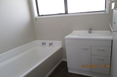 Photo of property in 7 Adam Sunde Place, Glen Eden, Auckland, 0602