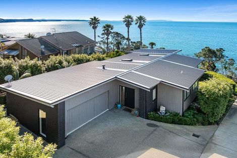Photo of property in 102 Vipond Road, Stanmore Bay, Whangaparaoa, 0932