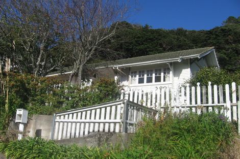 Photo of property in 16 Moana Road, Days Bay, Lower Hutt, 5013