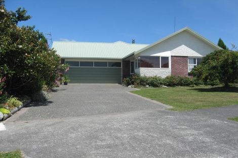 Photo of property in 12 Vista Drive, Feilding, 4702