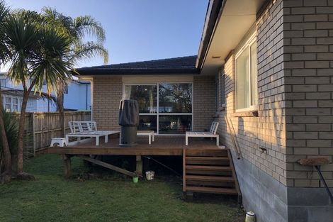 Photo of property in 51a Matipo Road, Te Atatu Peninsula, Auckland, 0610