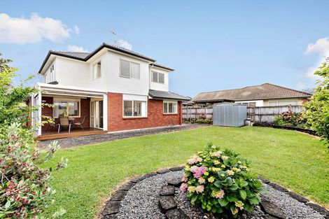 Photo of property in 16 Carousel Crescent, East Tamaki Heights, Auckland, 2016
