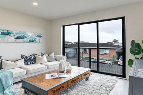 Photo of property in 40d Innismara Avenue, Wattle Downs, Auckland, 2103