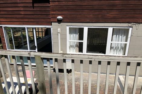 Photo of property in 40 Chatsworth Crescent, Pakuranga Heights, Auckland, 2010