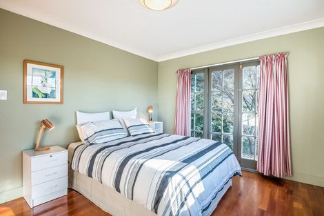 Photo of property in 10a Cassino Street, Bayswater, Auckland, 0622