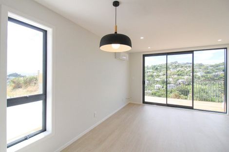 Photo of property in 72 Tiketike Way, Brooklyn, Wellington, 6021