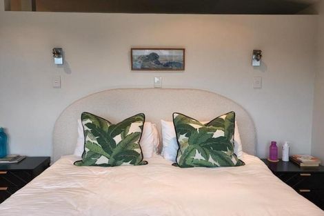 Photo of property in 24 Arden Place, Oakura, 4314