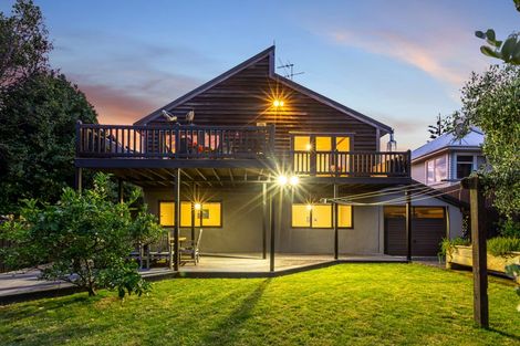 Photo of property in 1/6 Mana Esplanade, Paremata, Porirua, 5026