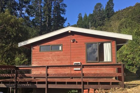 Photo of property in 95 Manuka Street, Stokes Valley, Lower Hutt, 5019