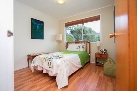 Photo of property in 91 Sunnyside Road, Sunnyvale, Auckland, 0612
