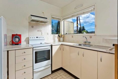 Photo of property in 2/708 Beach Road, Browns Bay, Auckland, 0630