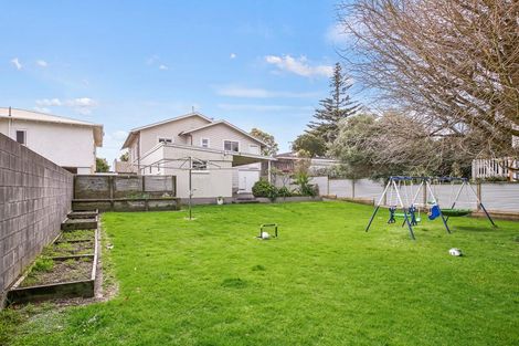 Photo of property in 14 Mclean Street, Strandon, New Plymouth, 4312