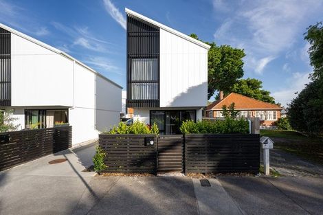 Photo of property in 4/2 Riversdale Road, Avondale, Auckland, 1026