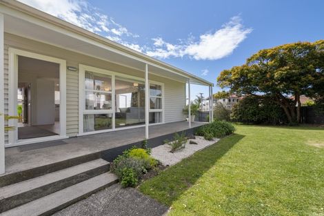 Photo of property in 2 Bellevue Road, Brookfield, Tauranga, 3110